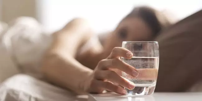 minum air putih saat bangun