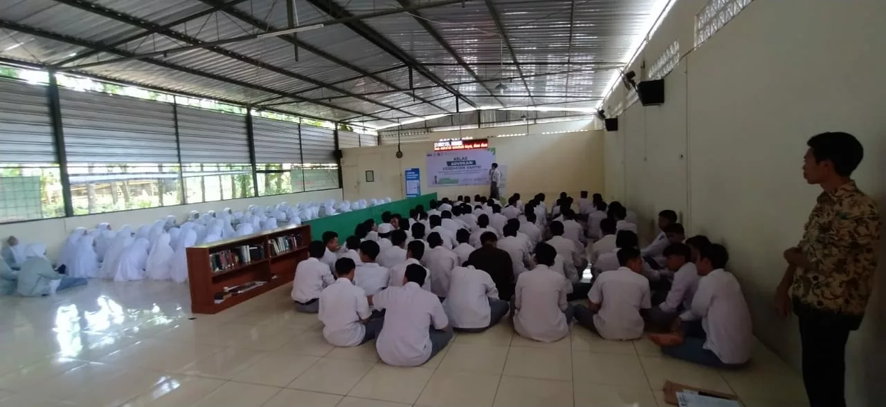 Kegiatan Kelas Advokasi Kesehatan Santri Di Pondok Pesantren Al Hikmah